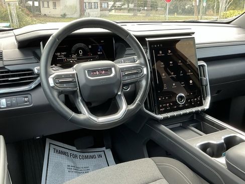 Used 2025 GMC Acadia Elevation image 32