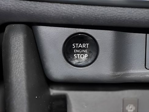 Used 2025 Nissan Rogue SL w/ Tech Package image 29