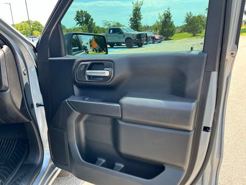 Used 2025 Chevrolet Silverado 1500 Custom w/ LPO, Dark Essentials Package RWD image 12