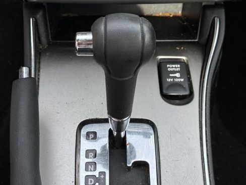 Used 2012 Mitsubishi Galant FE image 17