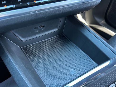 New 2026 Chevrolet Equinox RS w/ Safety and Technology Package FWD image 29