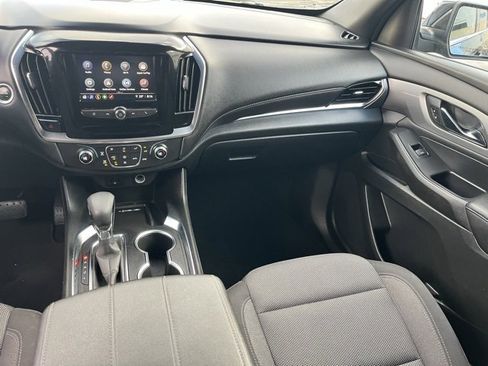 Used 2022 Chevrolet Traverse LT image 21