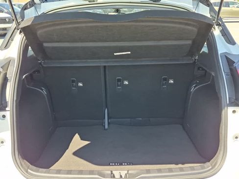 Used 2023 Nissan Kicks SR w/ SR Premium Package FWD image 40