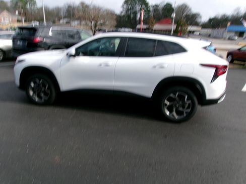 New 2026 Chevrolet Trax LT image 6