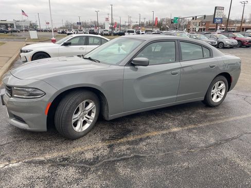 Used 2019 Dodge Charger SXT w/ Leather Interior Group image 2