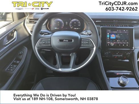 New 2025 Jeep Grand Cherokee Altitude image 23