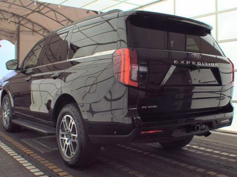 Used 2025 Ford Expedition Active image 4