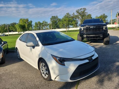 Used 2023 Toyota Corolla LE FWD image 6