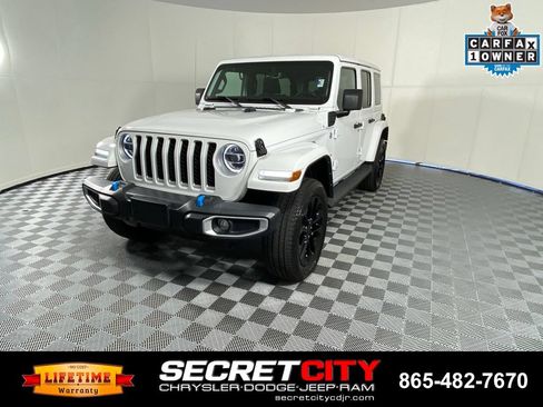 Used 2022 Jeep Wrangler Unlimited Sahara AWD/4WD image 3