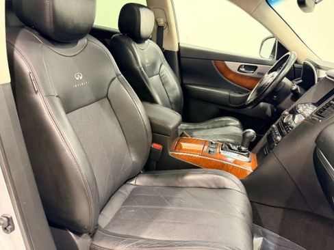 Used 2011 INFINITI FX35 AWD w/ Premium Pkg image 27