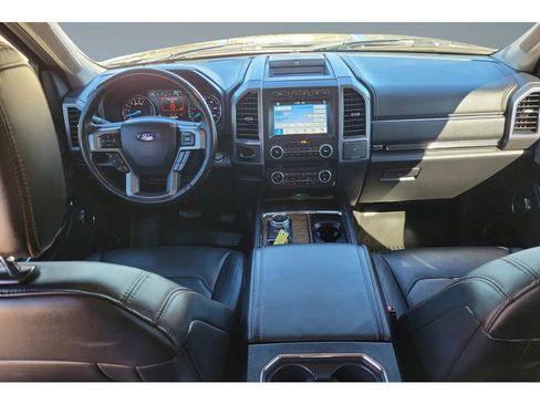 Used 2018 Ford Expedition Platinum image 10