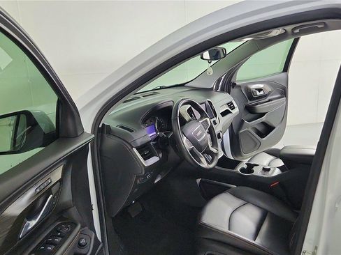 Used 2021 GMC Terrain SLT image 15