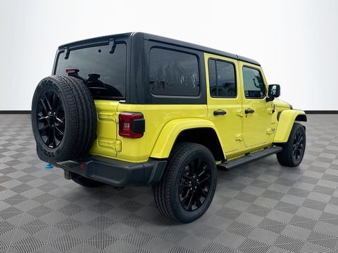 Used 2023 Jeep Wrangler Unlimited Sahara w/ Cold Weather Group AWD/4WD image 6