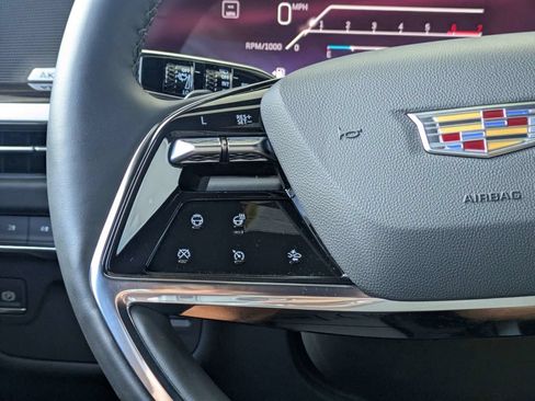 Certified 2026 Cadillac Escalade 4WD image 29