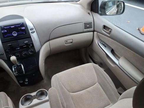 Used 2009 Toyota Sienna LE image 18