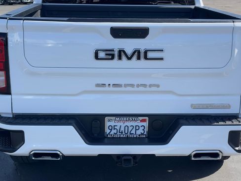 Used 2022 GMC Sierra 1500 Elevation w/ LPO, Elevation Black Package image 4