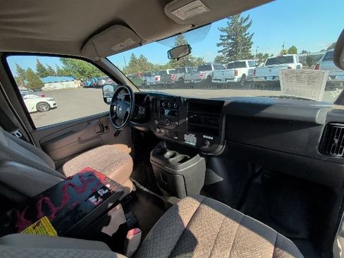 Used 2012 Chevrolet Express 2500 RWD image 6