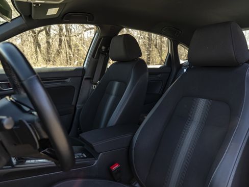 Used 2023 Honda Civic Sport image 17