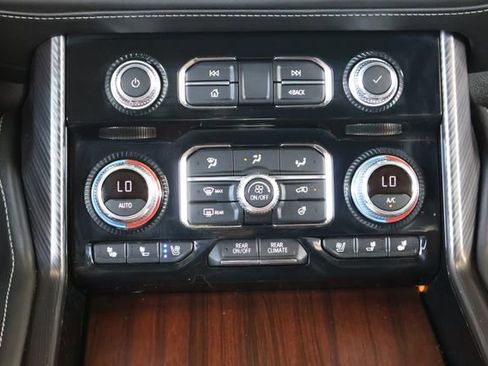 Used 2023 GMC Yukon Denali Ultimate AWD/4WD image 23