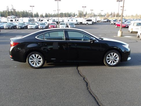 Used 2013 Lexus ES 300h image 6