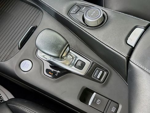 Used 2020 INFINITI QX50 Luxe FWD image 19