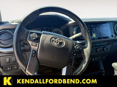 Used 2021 Toyota Tacoma TRD Off-Road w/ TRD Premium Off Road Package AWD/4WD image 13