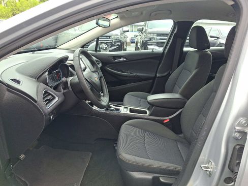 Used 2017 Chevrolet Cruze LS FWD image 13