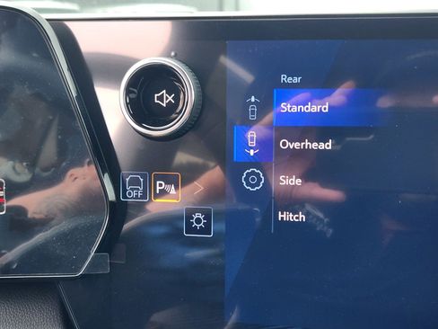 New 2026 Chevrolet Equinox EV LT w/ Convenience Package II image 28