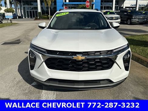 Certified 2024 Chevrolet Trax LT image 3