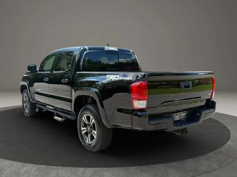Used 2017 Toyota Tacoma TRD Sport w/ Tow Package RWD image 7