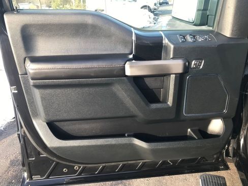 Used 2019 Ford F150 Platinum image 11