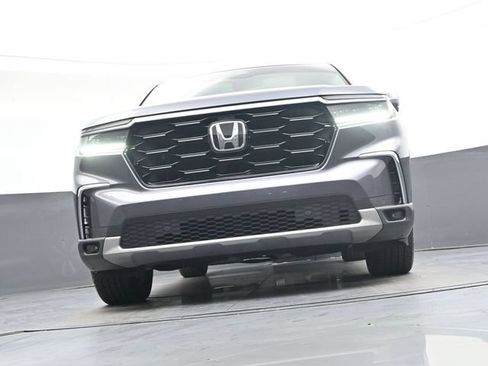Used 2025 Honda Pilot Touring image 36