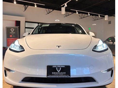 Used 2023 Tesla Model Y Long Range image 3