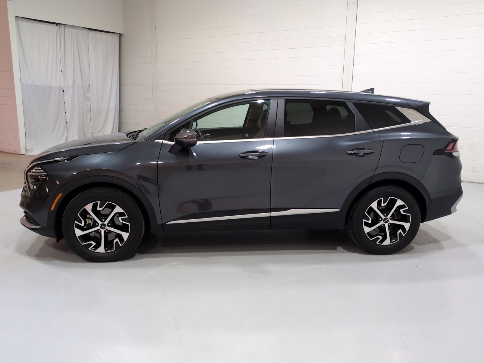 Certified 2024 Kia Sportage EX FWD image 6
