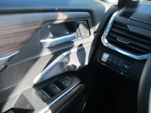 New 2026 GMC Acadia Denali Ultimate image 17