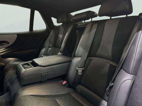 Used 2018 Lexus LS 500 F Sport w/ Accessory Package (Z1) AWD/4WD image 31