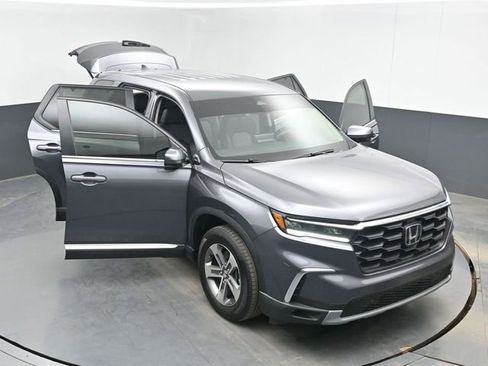 Certified 2025 Honda Pilot EX-L image 50