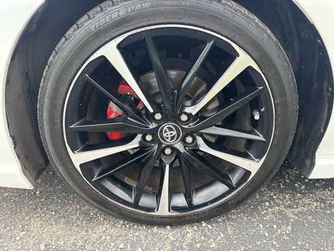 Used 2019 Toyota Camry XSE w/ Driver Assist Package FWD image 3