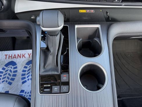 Used 2025 Toyota Sienna XLE w/ XLE Plus Package image 28