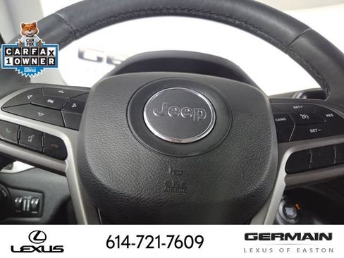 Used 2019 Jeep Cherokee Latitude Plus w/ Cold Weather Group AWD/4WD image 25
