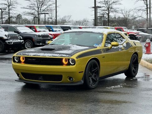 Used 2020 Dodge Challenger R/T Scat Pack w/ Dynamics Package image 3