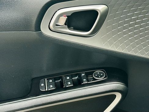 Used 2023 Kia Soul LX w/ Option Group 015 image 18