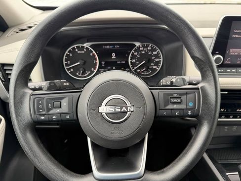 Used 2022 Nissan Rogue SV image 20