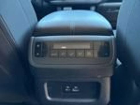 Used 2025 Nissan Pathfinder SV FWD image 25