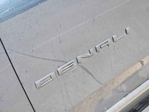 Used 2021 GMC Yukon Denali w/ Denali Premium Package RWD image 12