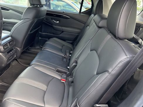 Used 2025 Honda Pilot Touring image 19