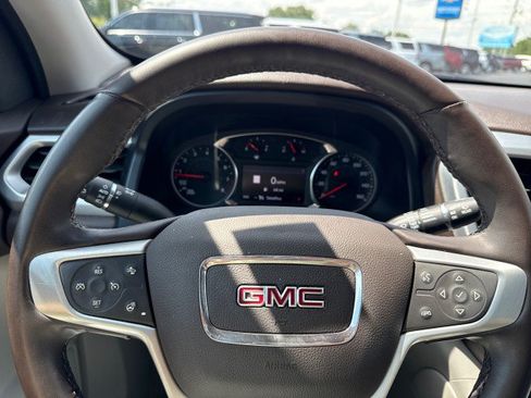 Used 2023 GMC Acadia SLT w/ Preferred Package FWD image 30