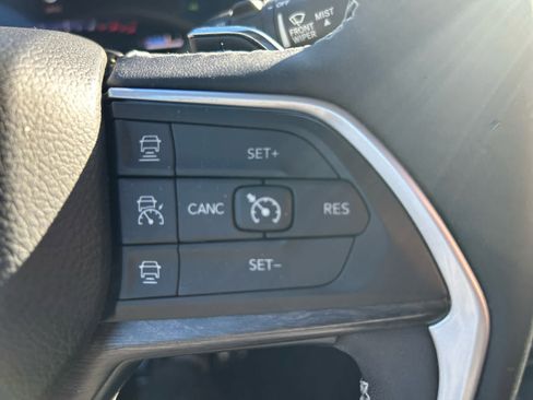 Used 2023 Jeep Grand Cherokee 4WD 4xe w/ Luxury Tech Group II image 52