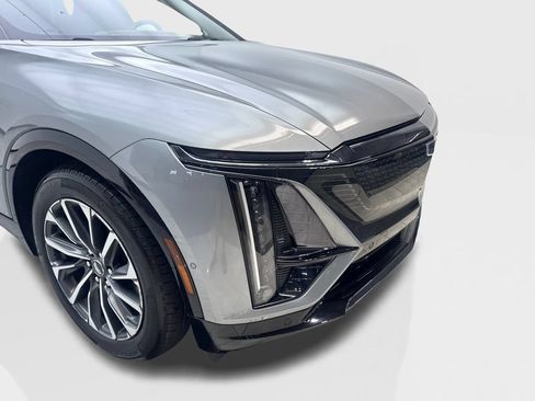 Used 2024 Cadillac Lyriq Sport w/ LPO, Floor Liner Package AWD/4WD image 17