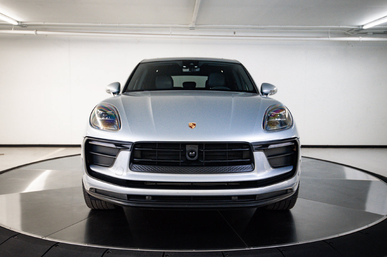Certified 2023 Porsche Macan AWD/4WD image 10